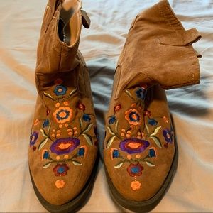Brown Floral Embroidered Cowboy Boots Size 8.5